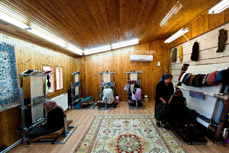 20100405_161916 D3.jpg - Weaving room, Carpet Factory, Nevsehir